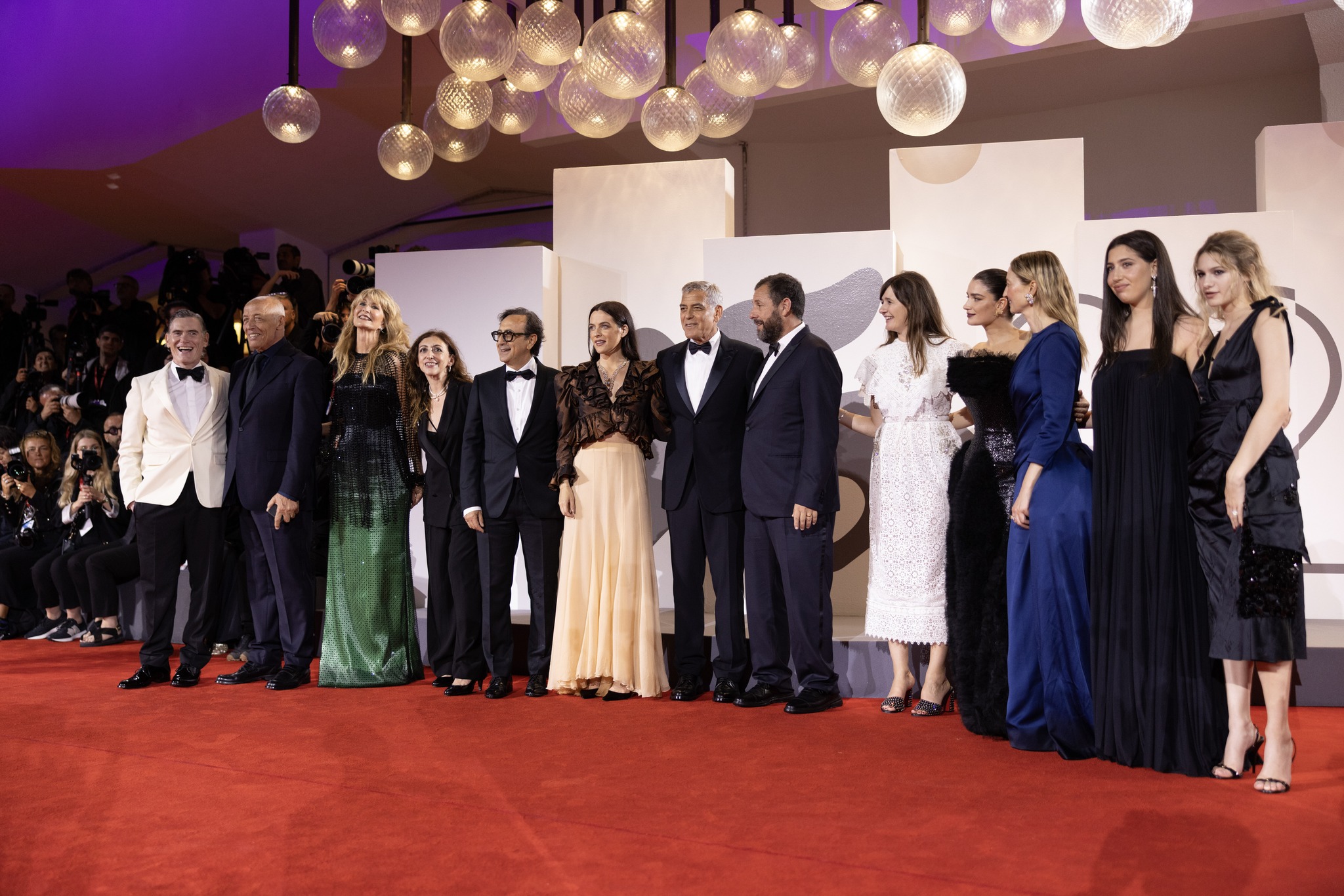 Jay Kelly: Τζορτζ Κλούνεϊ και Άνταμ Σάντλερ αποθεώθηκαν τη Βενετία