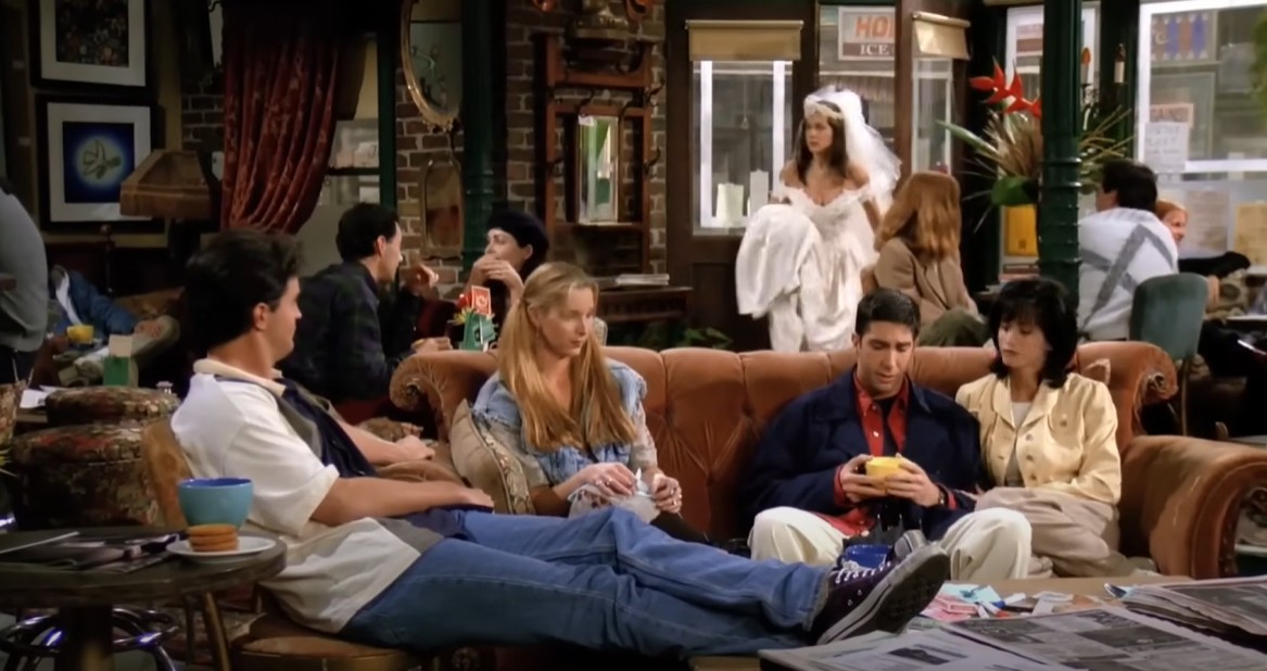 Σαν σήμερα το 1994, πέντε Friends συνάντησαν μια νύφη στο Central Perk και… έγραψαν ιστορία