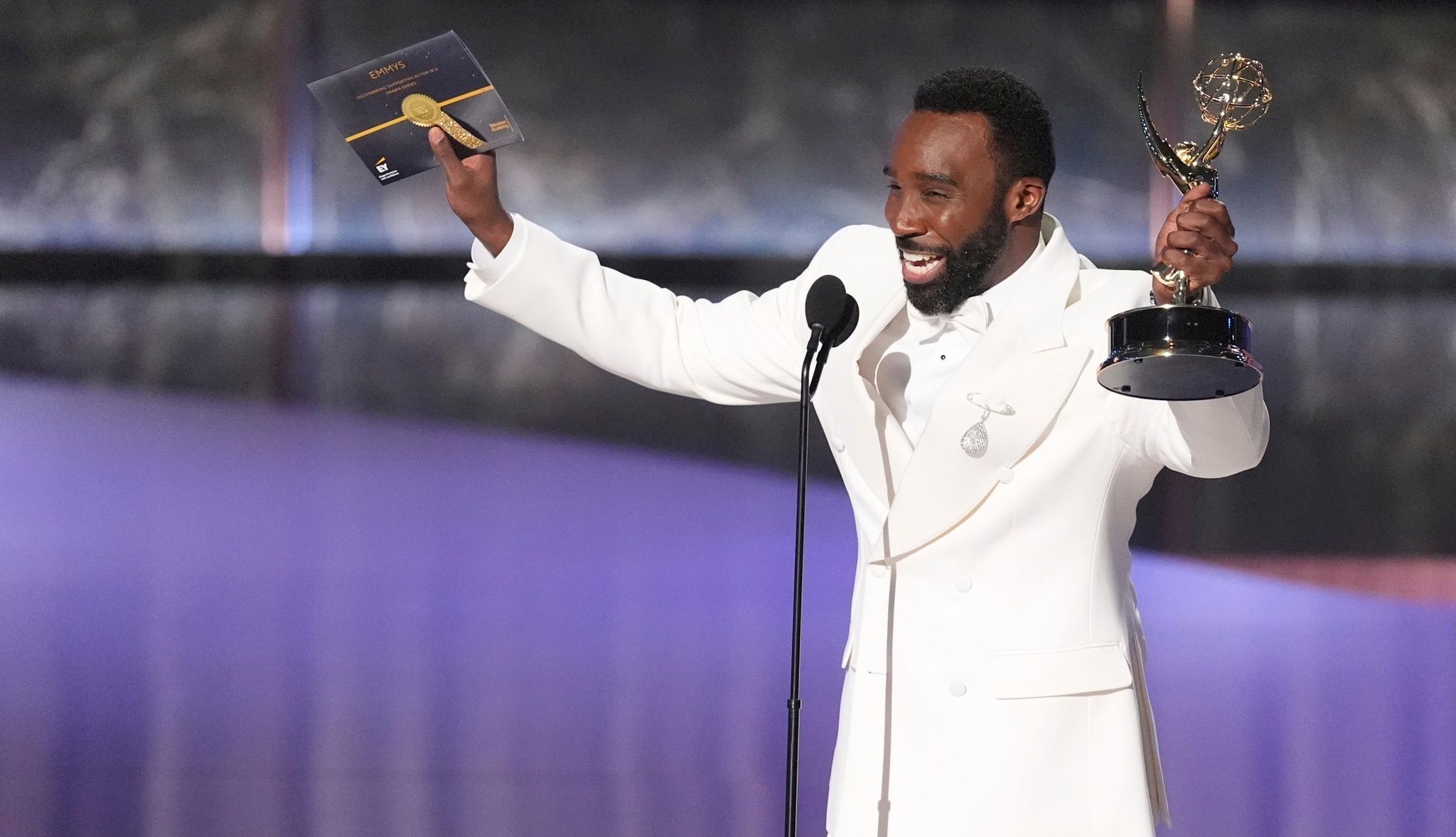 Τράμελ Τίλμαν: Ο πρώτος μαύρος ηθοποιός που κερδίζει Emmy Β΄ Ανδρικού Ρόλου σε Δράμα